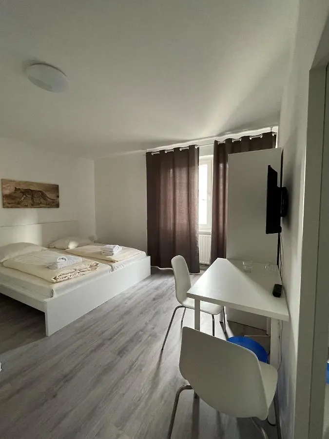 Tyros Hotel Und Gaestehaus Am Weidendamm Hannover Duitsland